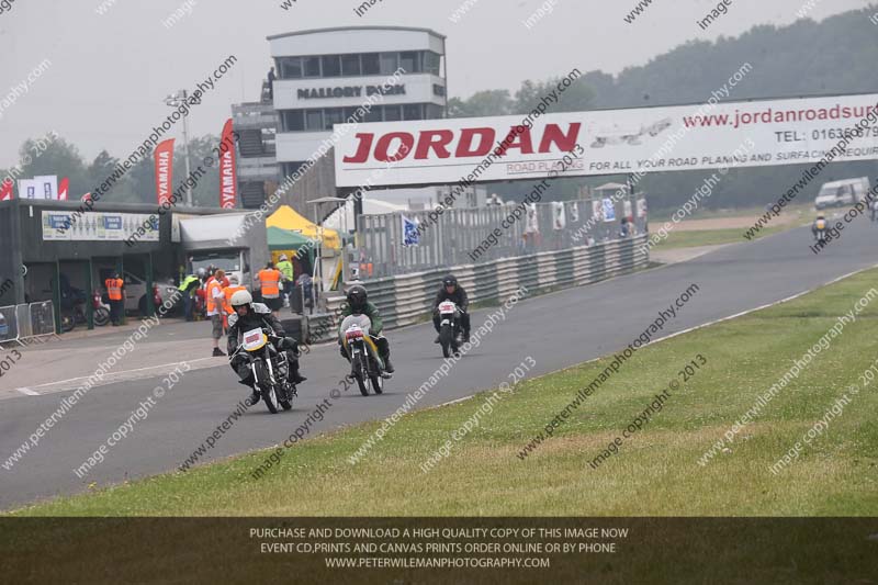 Vintage motorcycle club;eventdigitalimages;mallory park;mallory park trackday photographs;no limits trackdays;peter wileman photography;trackday digital images;trackday photos;vmcc festival 1000 bikes photographs