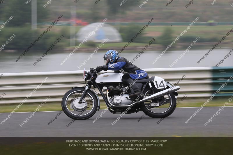Vintage motorcycle club;eventdigitalimages;mallory park;mallory park trackday photographs;no limits trackdays;peter wileman photography;trackday digital images;trackday photos;vmcc festival 1000 bikes photographs