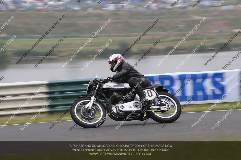 Vintage motorcycle club;eventdigitalimages;mallory park;mallory park trackday photographs;no limits trackdays;peter wileman photography;trackday digital images;trackday photos;vmcc festival 1000 bikes photographs