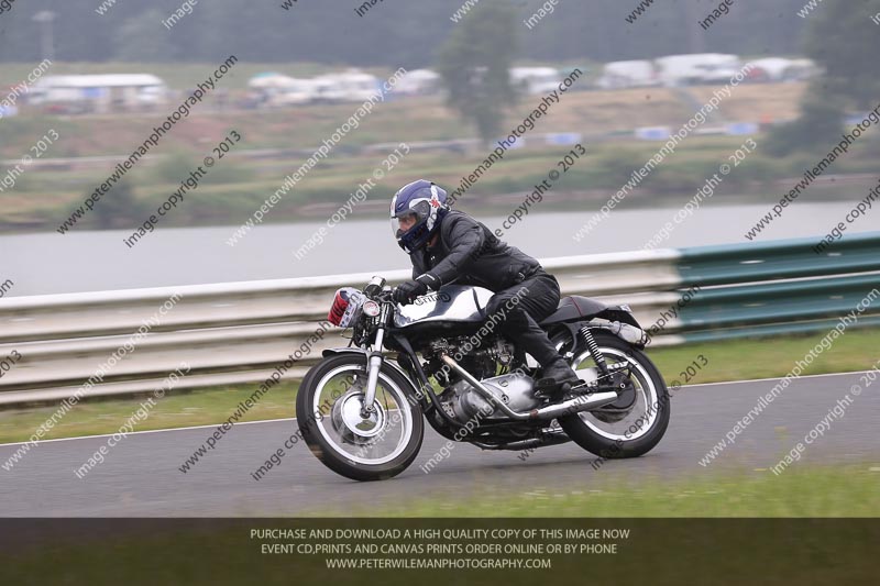 Vintage motorcycle club;eventdigitalimages;mallory park;mallory park trackday photographs;no limits trackdays;peter wileman photography;trackday digital images;trackday photos;vmcc festival 1000 bikes photographs