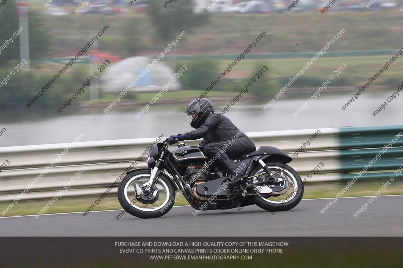 Vintage motorcycle club;eventdigitalimages;mallory park;mallory park trackday photographs;no limits trackdays;peter wileman photography;trackday digital images;trackday photos;vmcc festival 1000 bikes photographs