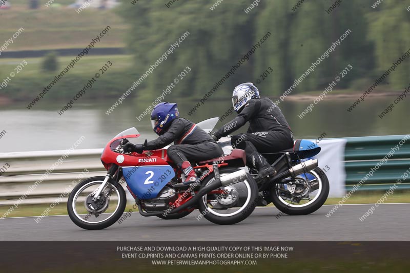 Vintage motorcycle club;eventdigitalimages;mallory park;mallory park trackday photographs;no limits trackdays;peter wileman photography;trackday digital images;trackday photos;vmcc festival 1000 bikes photographs