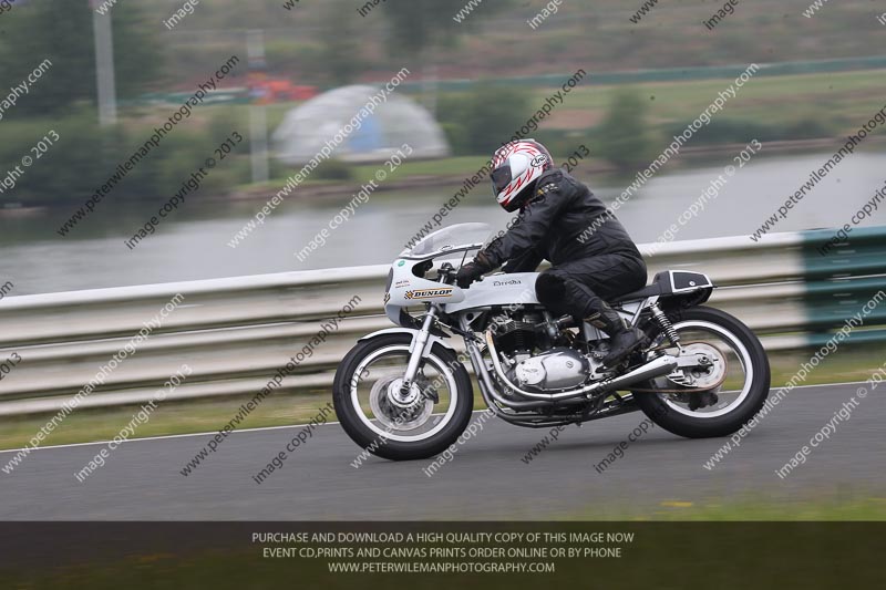 Vintage motorcycle club;eventdigitalimages;mallory park;mallory park trackday photographs;no limits trackdays;peter wileman photography;trackday digital images;trackday photos;vmcc festival 1000 bikes photographs