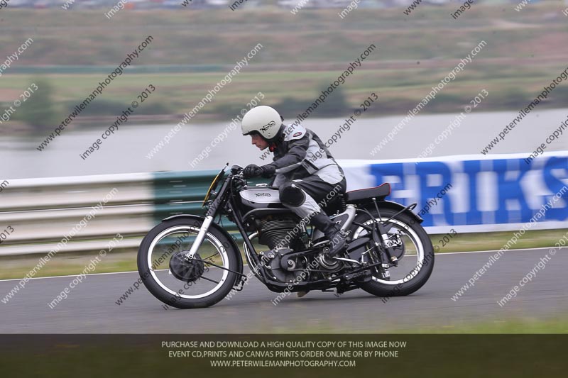 Vintage motorcycle club;eventdigitalimages;mallory park;mallory park trackday photographs;no limits trackdays;peter wileman photography;trackday digital images;trackday photos;vmcc festival 1000 bikes photographs
