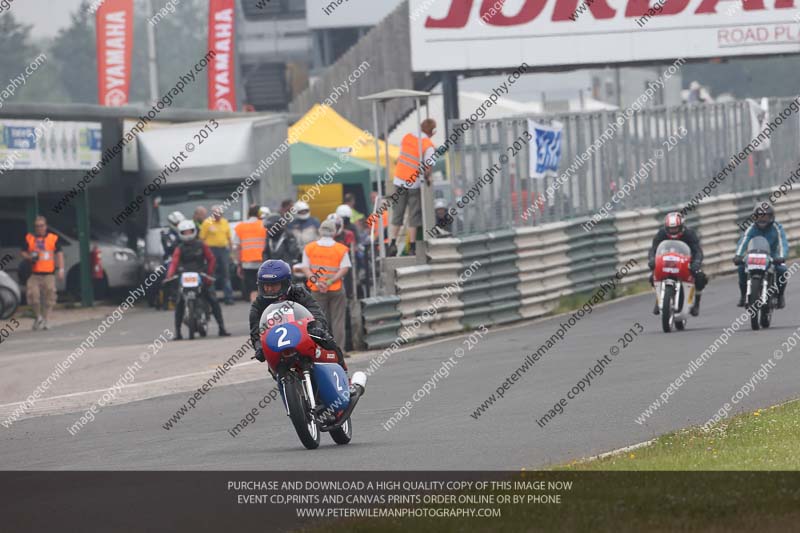 Vintage motorcycle club;eventdigitalimages;mallory park;mallory park trackday photographs;no limits trackdays;peter wileman photography;trackday digital images;trackday photos;vmcc festival 1000 bikes photographs