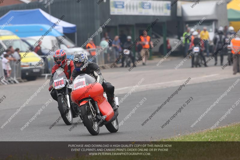 Vintage motorcycle club;eventdigitalimages;mallory park;mallory park trackday photographs;no limits trackdays;peter wileman photography;trackday digital images;trackday photos;vmcc festival 1000 bikes photographs