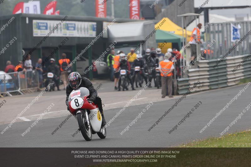 Vintage motorcycle club;eventdigitalimages;mallory park;mallory park trackday photographs;no limits trackdays;peter wileman photography;trackday digital images;trackday photos;vmcc festival 1000 bikes photographs