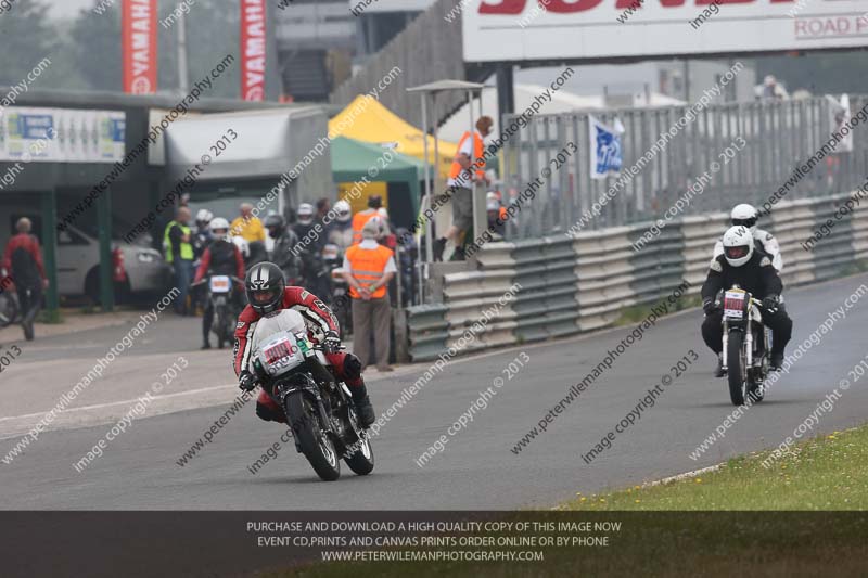 Vintage motorcycle club;eventdigitalimages;mallory park;mallory park trackday photographs;no limits trackdays;peter wileman photography;trackday digital images;trackday photos;vmcc festival 1000 bikes photographs