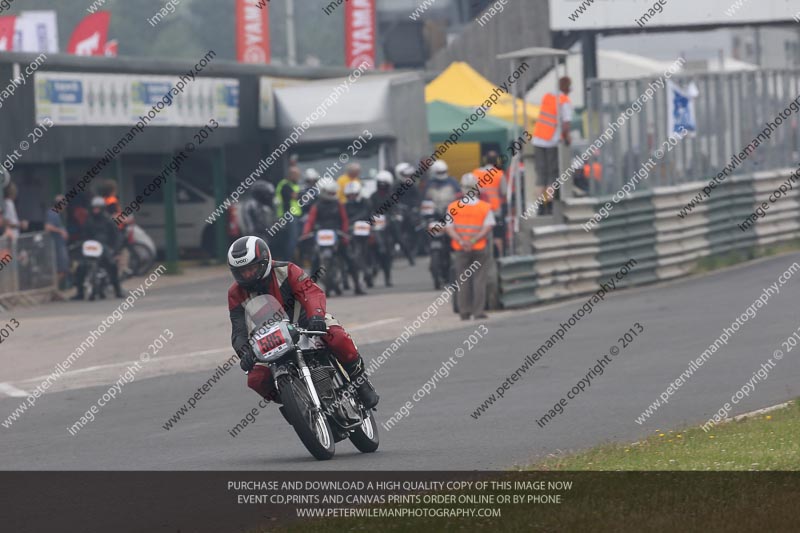 Vintage motorcycle club;eventdigitalimages;mallory park;mallory park trackday photographs;no limits trackdays;peter wileman photography;trackday digital images;trackday photos;vmcc festival 1000 bikes photographs