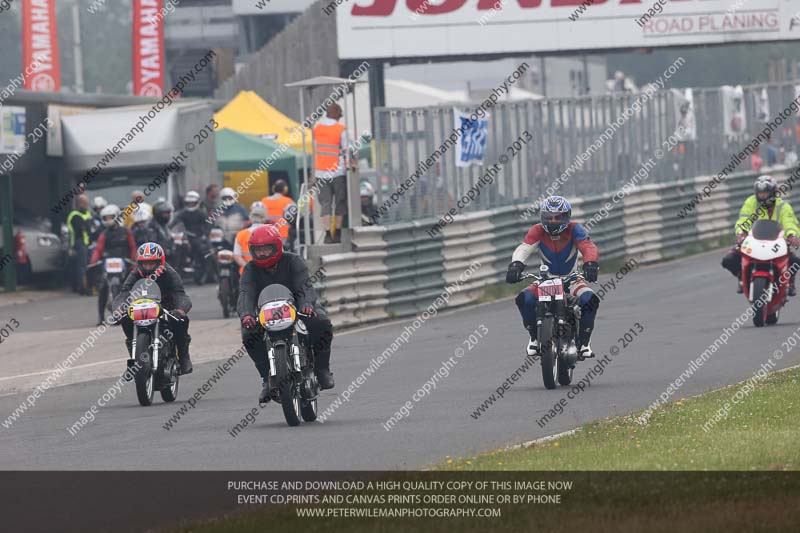 Vintage motorcycle club;eventdigitalimages;mallory park;mallory park trackday photographs;no limits trackdays;peter wileman photography;trackday digital images;trackday photos;vmcc festival 1000 bikes photographs