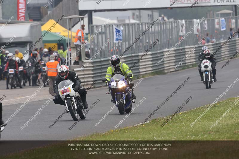 Vintage motorcycle club;eventdigitalimages;mallory park;mallory park trackday photographs;no limits trackdays;peter wileman photography;trackday digital images;trackday photos;vmcc festival 1000 bikes photographs