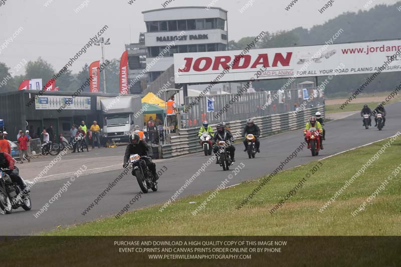 Vintage motorcycle club;eventdigitalimages;mallory park;mallory park trackday photographs;no limits trackdays;peter wileman photography;trackday digital images;trackday photos;vmcc festival 1000 bikes photographs