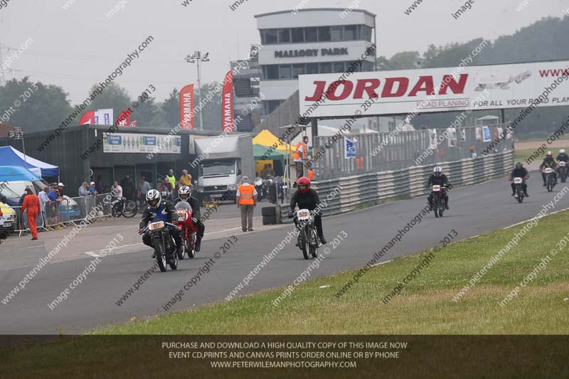 Vintage motorcycle club;eventdigitalimages;mallory park;mallory park trackday photographs;no limits trackdays;peter wileman photography;trackday digital images;trackday photos;vmcc festival 1000 bikes photographs