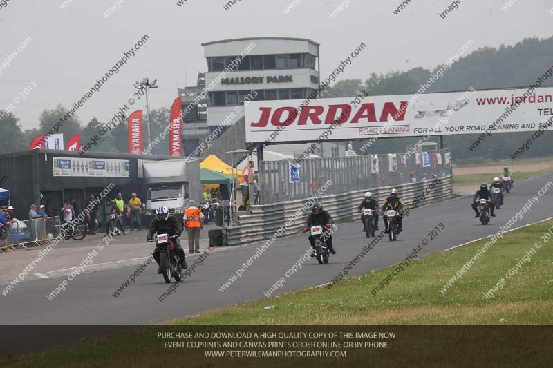 Vintage motorcycle club;eventdigitalimages;mallory park;mallory park trackday photographs;no limits trackdays;peter wileman photography;trackday digital images;trackday photos;vmcc festival 1000 bikes photographs