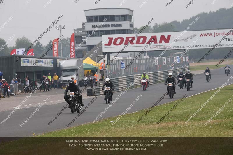 Vintage motorcycle club;eventdigitalimages;mallory park;mallory park trackday photographs;no limits trackdays;peter wileman photography;trackday digital images;trackday photos;vmcc festival 1000 bikes photographs