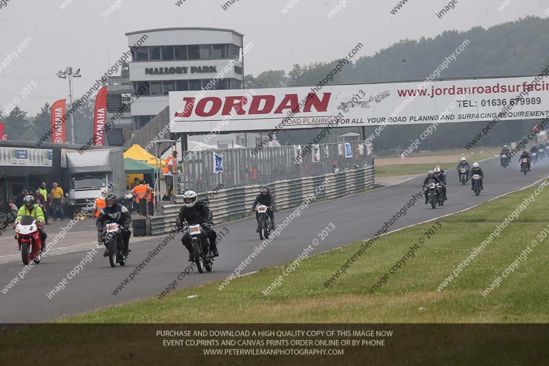 Vintage motorcycle club;eventdigitalimages;mallory park;mallory park trackday photographs;no limits trackdays;peter wileman photography;trackday digital images;trackday photos;vmcc festival 1000 bikes photographs