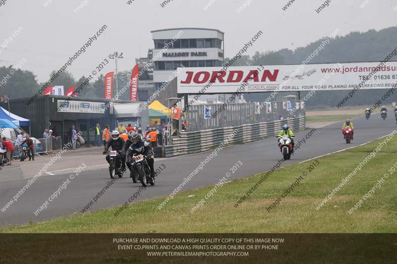 Vintage motorcycle club;eventdigitalimages;mallory park;mallory park trackday photographs;no limits trackdays;peter wileman photography;trackday digital images;trackday photos;vmcc festival 1000 bikes photographs