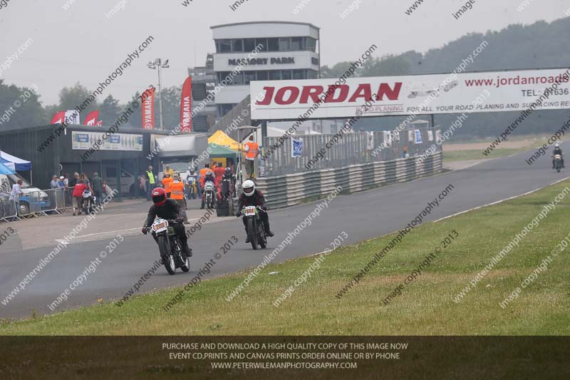 Vintage motorcycle club;eventdigitalimages;mallory park;mallory park trackday photographs;no limits trackdays;peter wileman photography;trackday digital images;trackday photos;vmcc festival 1000 bikes photographs