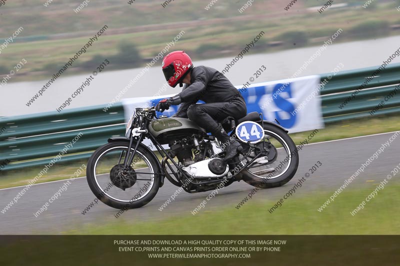 Vintage motorcycle club;eventdigitalimages;mallory park;mallory park trackday photographs;no limits trackdays;peter wileman photography;trackday digital images;trackday photos;vmcc festival 1000 bikes photographs