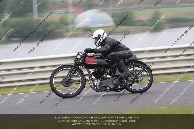 Vintage motorcycle club;eventdigitalimages;mallory park;mallory park trackday photographs;no limits trackdays;peter wileman photography;trackday digital images;trackday photos;vmcc festival 1000 bikes photographs
