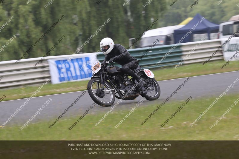 Vintage motorcycle club;eventdigitalimages;mallory park;mallory park trackday photographs;no limits trackdays;peter wileman photography;trackday digital images;trackday photos;vmcc festival 1000 bikes photographs