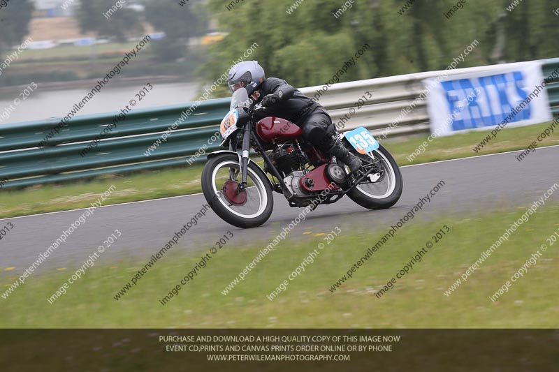 Vintage motorcycle club;eventdigitalimages;mallory park;mallory park trackday photographs;no limits trackdays;peter wileman photography;trackday digital images;trackday photos;vmcc festival 1000 bikes photographs
