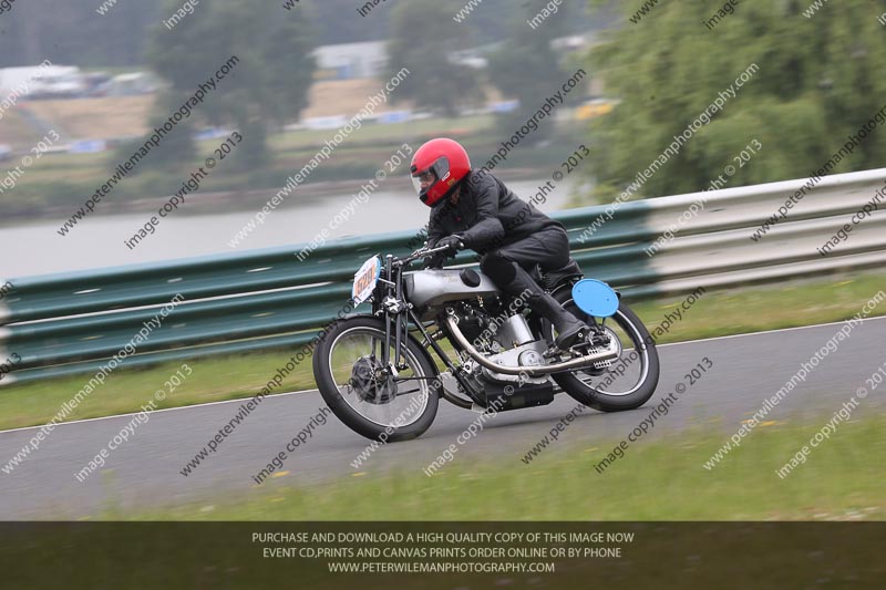 Vintage motorcycle club;eventdigitalimages;mallory park;mallory park trackday photographs;no limits trackdays;peter wileman photography;trackday digital images;trackday photos;vmcc festival 1000 bikes photographs
