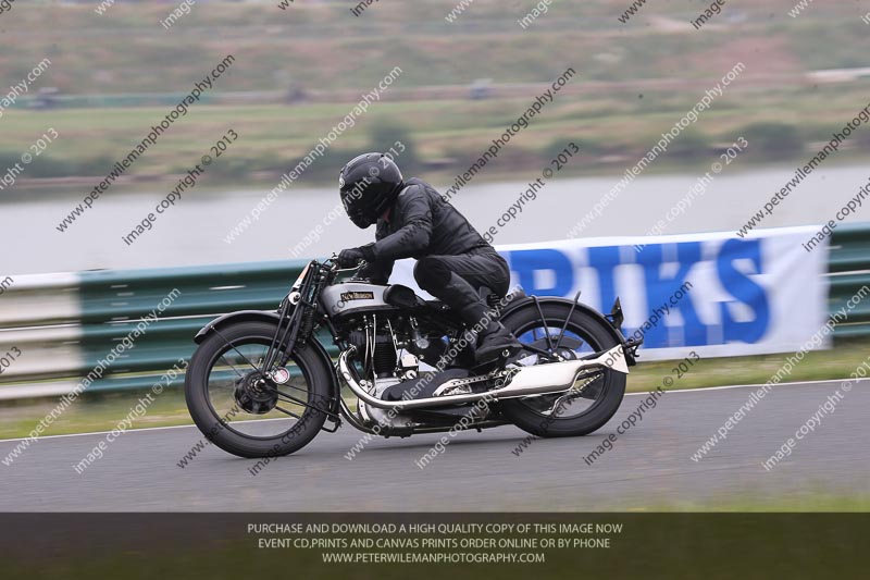 Vintage motorcycle club;eventdigitalimages;mallory park;mallory park trackday photographs;no limits trackdays;peter wileman photography;trackday digital images;trackday photos;vmcc festival 1000 bikes photographs