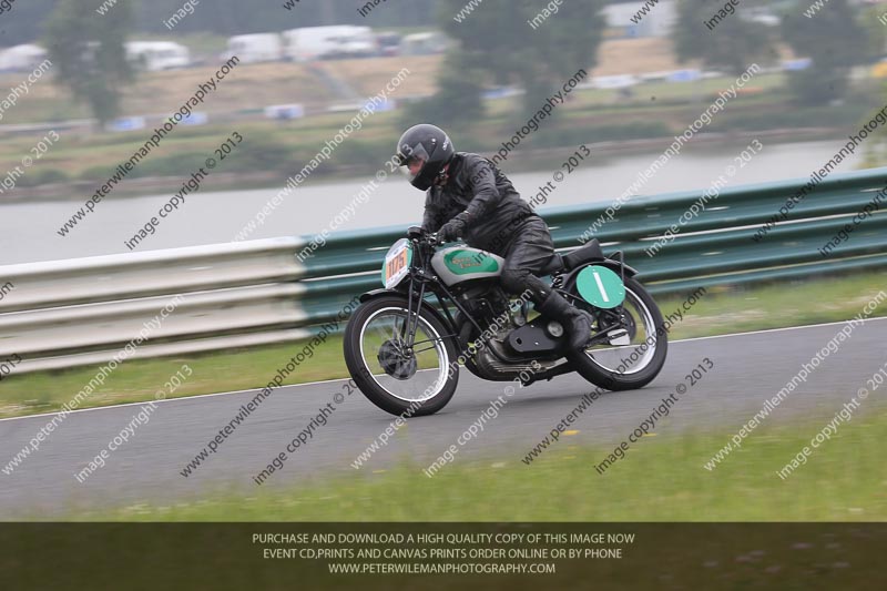 Vintage motorcycle club;eventdigitalimages;mallory park;mallory park trackday photographs;no limits trackdays;peter wileman photography;trackday digital images;trackday photos;vmcc festival 1000 bikes photographs