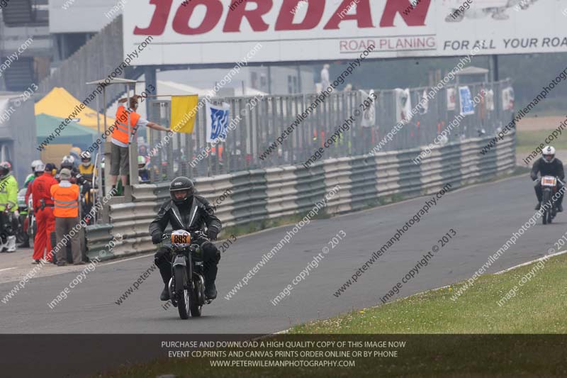 Vintage motorcycle club;eventdigitalimages;mallory park;mallory park trackday photographs;no limits trackdays;peter wileman photography;trackday digital images;trackday photos;vmcc festival 1000 bikes photographs