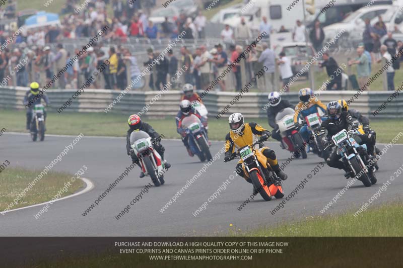 Vintage motorcycle club;eventdigitalimages;mallory park;mallory park trackday photographs;no limits trackdays;peter wileman photography;trackday digital images;trackday photos;vmcc festival 1000 bikes photographs