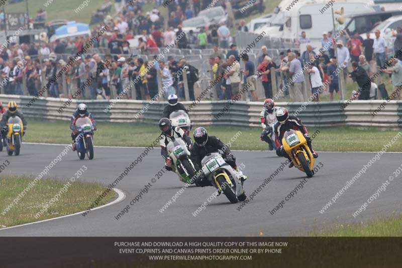 Vintage motorcycle club;eventdigitalimages;mallory park;mallory park trackday photographs;no limits trackdays;peter wileman photography;trackday digital images;trackday photos;vmcc festival 1000 bikes photographs