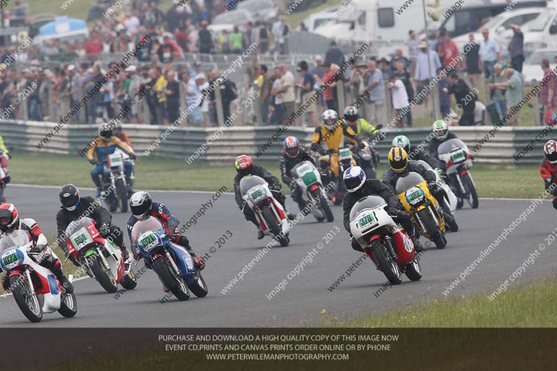 Vintage motorcycle club;eventdigitalimages;mallory park;mallory park trackday photographs;no limits trackdays;peter wileman photography;trackday digital images;trackday photos;vmcc festival 1000 bikes photographs