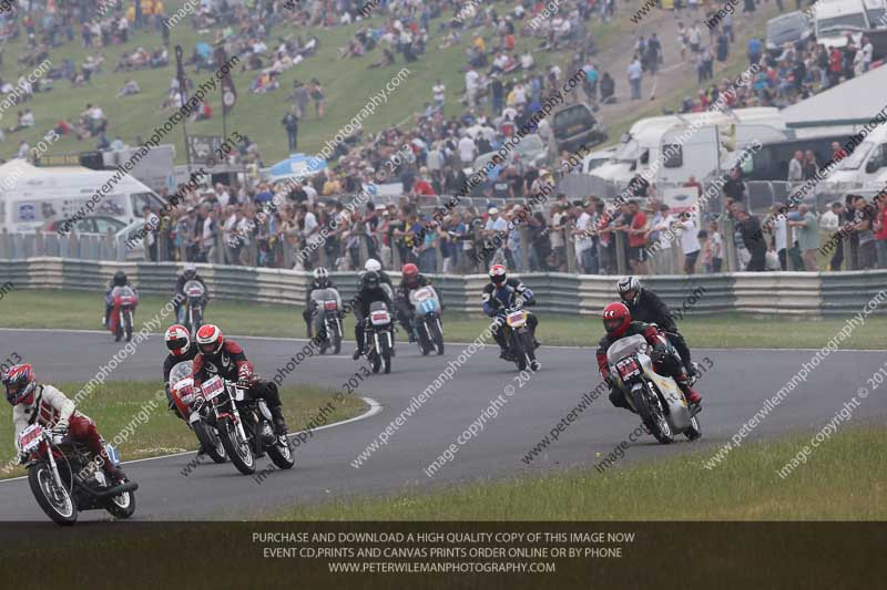 Vintage motorcycle club;eventdigitalimages;mallory park;mallory park trackday photographs;no limits trackdays;peter wileman photography;trackday digital images;trackday photos;vmcc festival 1000 bikes photographs