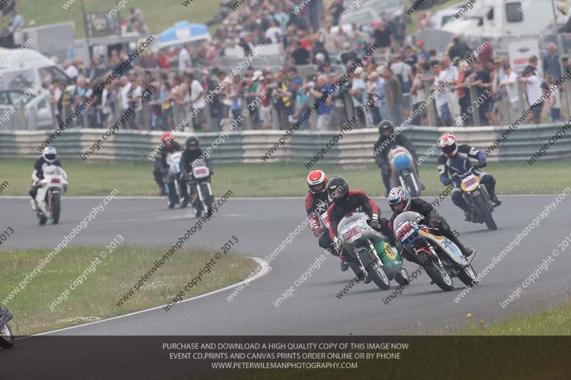 Vintage motorcycle club;eventdigitalimages;mallory park;mallory park trackday photographs;no limits trackdays;peter wileman photography;trackday digital images;trackday photos;vmcc festival 1000 bikes photographs