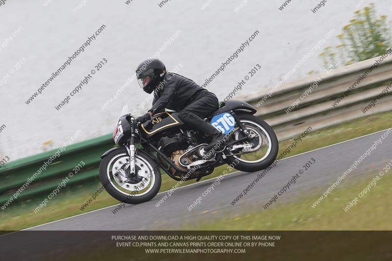 Vintage motorcycle club;eventdigitalimages;mallory park;mallory park trackday photographs;no limits trackdays;peter wileman photography;trackday digital images;trackday photos;vmcc festival 1000 bikes photographs