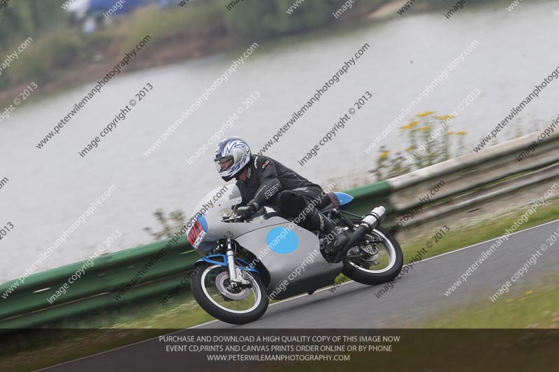 Vintage motorcycle club;eventdigitalimages;mallory park;mallory park trackday photographs;no limits trackdays;peter wileman photography;trackday digital images;trackday photos;vmcc festival 1000 bikes photographs