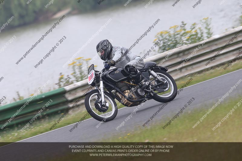 Vintage motorcycle club;eventdigitalimages;mallory park;mallory park trackday photographs;no limits trackdays;peter wileman photography;trackday digital images;trackday photos;vmcc festival 1000 bikes photographs