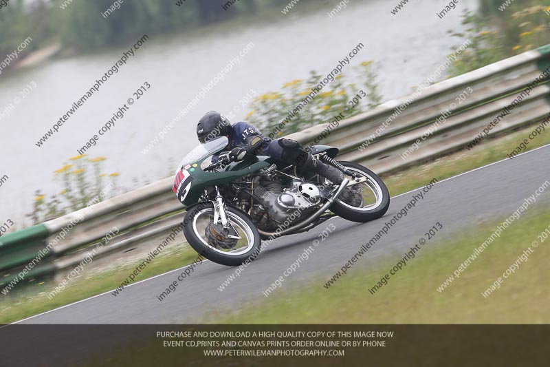 Vintage motorcycle club;eventdigitalimages;mallory park;mallory park trackday photographs;no limits trackdays;peter wileman photography;trackday digital images;trackday photos;vmcc festival 1000 bikes photographs