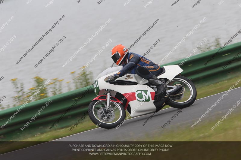 Vintage motorcycle club;eventdigitalimages;mallory park;mallory park trackday photographs;no limits trackdays;peter wileman photography;trackday digital images;trackday photos;vmcc festival 1000 bikes photographs