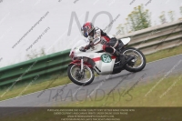 Vintage-motorcycle-club;eventdigitalimages;mallory-park;mallory-park-trackday-photographs;no-limits-trackdays;peter-wileman-photography;trackday-digital-images;trackday-photos;vmcc-festival-1000-bikes-photographs