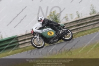 Vintage-motorcycle-club;eventdigitalimages;mallory-park;mallory-park-trackday-photographs;no-limits-trackdays;peter-wileman-photography;trackday-digital-images;trackday-photos;vmcc-festival-1000-bikes-photographs