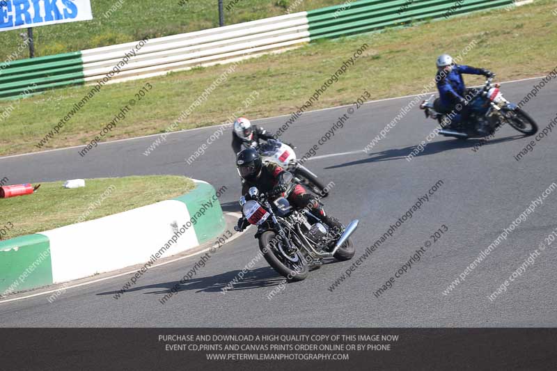 Vintage motorcycle club;eventdigitalimages;mallory park;mallory park trackday photographs;no limits trackdays;peter wileman photography;trackday digital images;trackday photos;vmcc festival 1000 bikes photographs