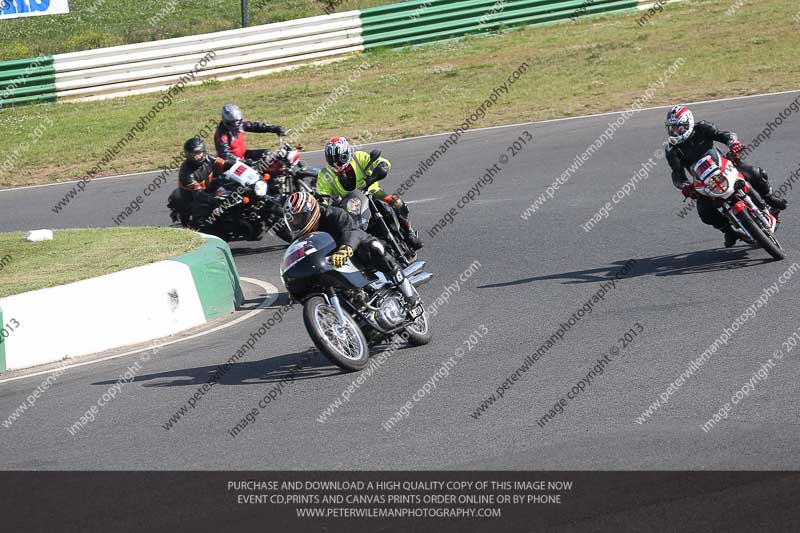 Vintage motorcycle club;eventdigitalimages;mallory park;mallory park trackday photographs;no limits trackdays;peter wileman photography;trackday digital images;trackday photos;vmcc festival 1000 bikes photographs