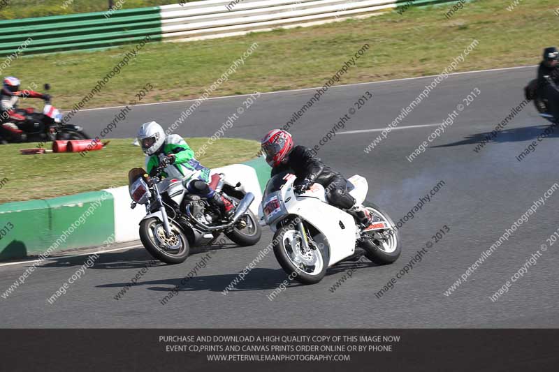 Vintage motorcycle club;eventdigitalimages;mallory park;mallory park trackday photographs;no limits trackdays;peter wileman photography;trackday digital images;trackday photos;vmcc festival 1000 bikes photographs