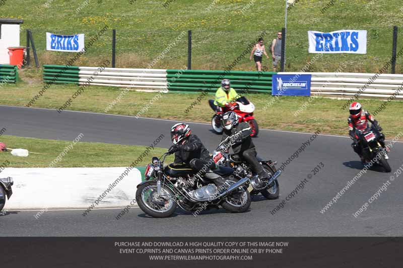 Vintage motorcycle club;eventdigitalimages;mallory park;mallory park trackday photographs;no limits trackdays;peter wileman photography;trackday digital images;trackday photos;vmcc festival 1000 bikes photographs