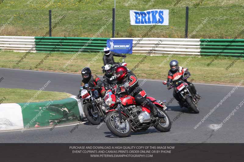 Vintage motorcycle club;eventdigitalimages;mallory park;mallory park trackday photographs;no limits trackdays;peter wileman photography;trackday digital images;trackday photos;vmcc festival 1000 bikes photographs
