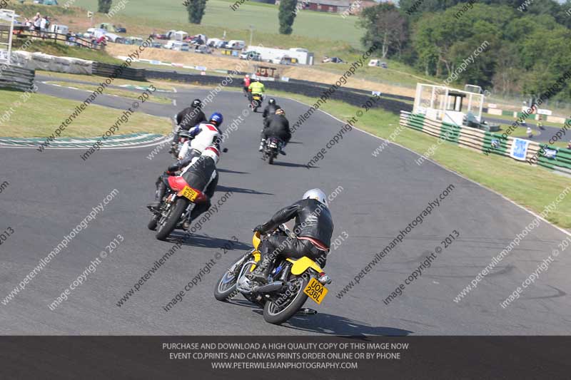 Vintage motorcycle club;eventdigitalimages;mallory park;mallory park trackday photographs;no limits trackdays;peter wileman photography;trackday digital images;trackday photos;vmcc festival 1000 bikes photographs