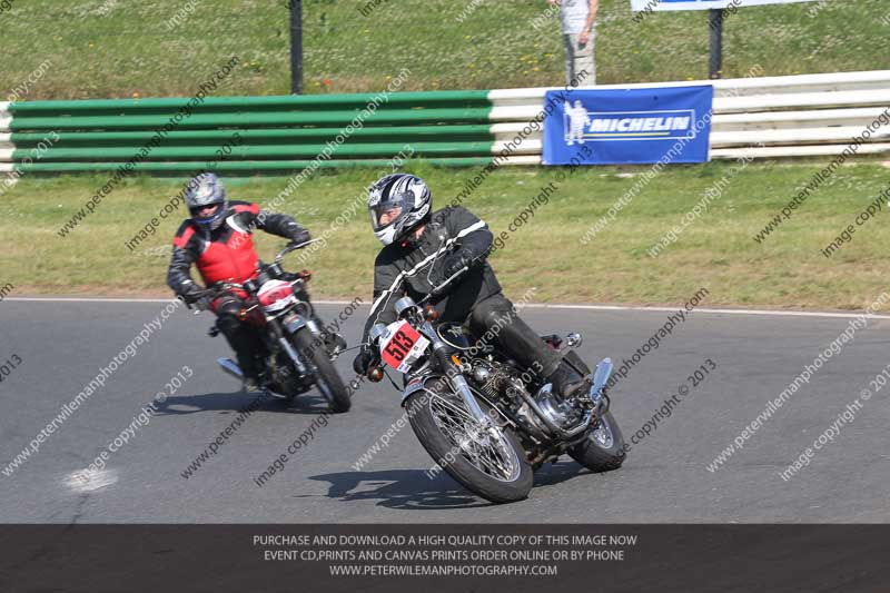 Vintage motorcycle club;eventdigitalimages;mallory park;mallory park trackday photographs;no limits trackdays;peter wileman photography;trackday digital images;trackday photos;vmcc festival 1000 bikes photographs