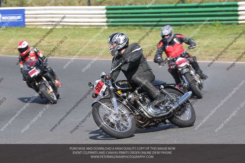 Vintage motorcycle club;eventdigitalimages;mallory park;mallory park trackday photographs;no limits trackdays;peter wileman photography;trackday digital images;trackday photos;vmcc festival 1000 bikes photographs